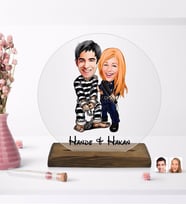 BK Gift Kişiye Özel Sevgililer Karikatürlü Yuvarlak Ahşap Standlı Biblo-7