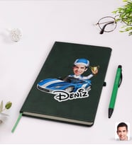 BK Gift Kişiye Özel Erkek Rallici Karikatürlü Yeşil Termo Deri Defter Kalem Seti Model 1