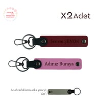 Komşuya Romantik Jest, İsim & Soyisim Yazılı 2’li Anahtarlık Seti, Pembe-Bordo-Gri
