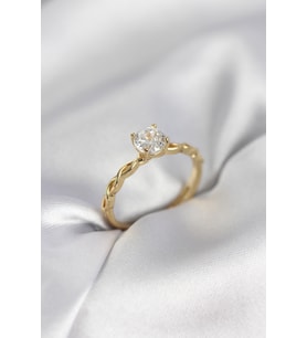 Gold Renk Sarmal Zincir Model Tek Taş Model Zirkon Taşlı Kadın Yüzük TJ-BYK3975
