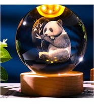 Dekoratif Işıklı Ahşap Stand'lı Tasarımlı 3D Panda Cam Küre Büyük Boy