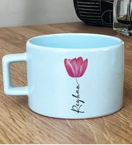 Kişiye Özel Lale ve İsim Yazılı Hediye Pastel Fincan Çiçek Desenli (Mavi)