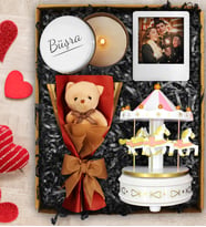 Peluş Ayıcık Buketi & Müzikli Atlıkarınca & Beyaz Mum & Çerçeve Hediye Seti