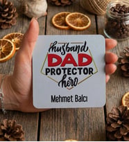 Kişiye Özel  Husband Dad Protector Hero Bardak Altlığı Babalar Günü Hediyesi (Beyaz)