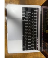 Apple Macbook Pro A1989 Intel i5-8259U 8 Ram 256 SSD DARBELİ