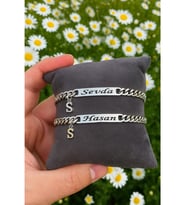 2 Adet Kişiye Özel Isim Yazılı Baş Harfli Unisex Çelik Bileklik Çifti