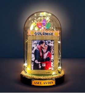 Kişiye Özel Fotoğraflı ve Yazılı Led Lambalı Fanus - Gülümse Temalı
