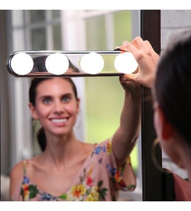 Kablosuz Parlak Banyo Stüdyo Makyaj Aynası Işığı Pilli Vantuzlu Taşınabilir 4 Led Ampul