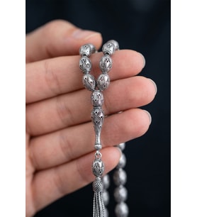 925 Ayar Oval Kesim 3 Kamçılı Püskül Orta Boy Zırh Örgü Desenli Otantik Gümüş Tesbih 17,5Gr