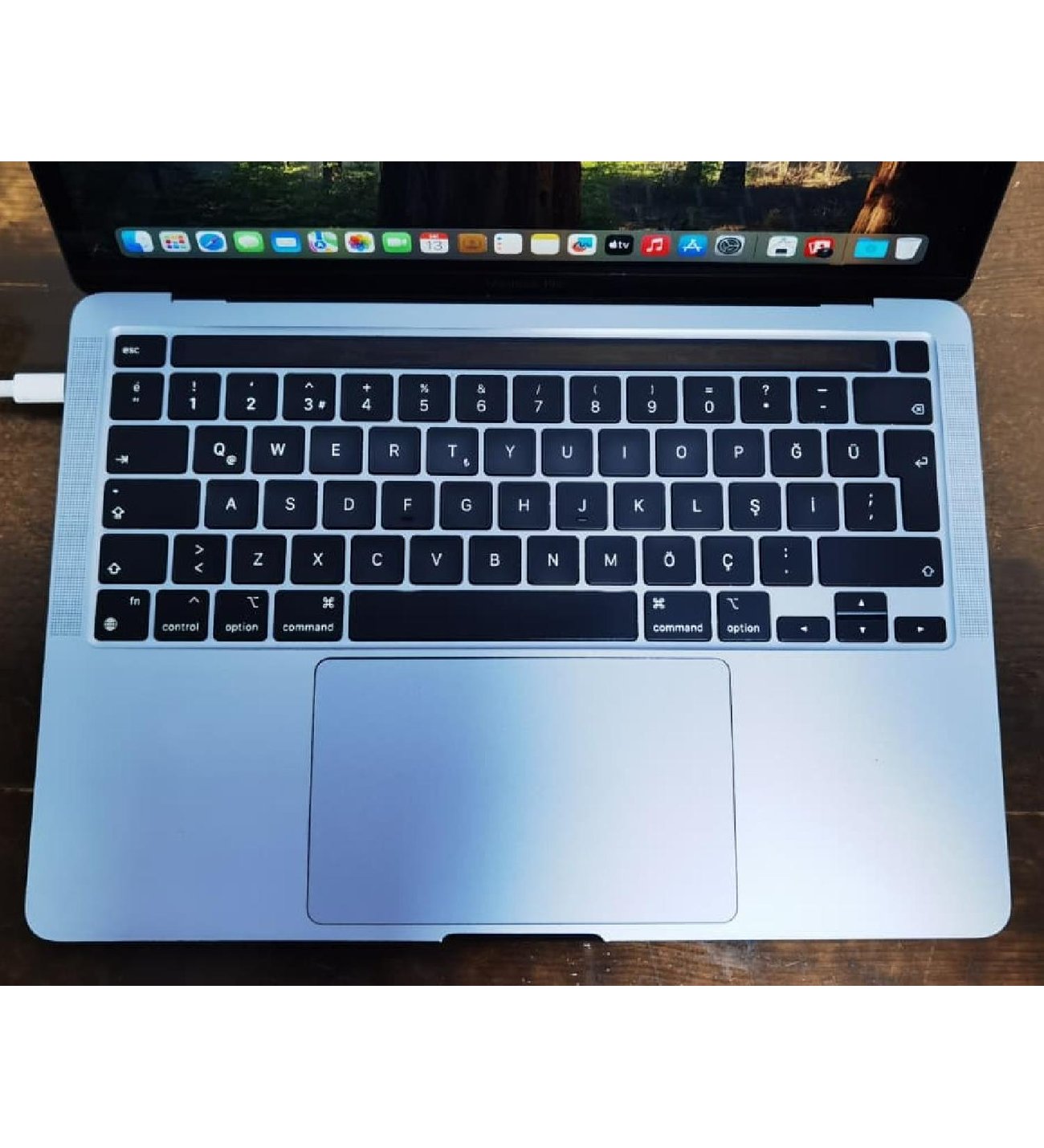 apple-macbook-pro-a2338-2020-