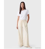 LCWAIKIKI Classic Beyaz Beli Lastikli Geniş Paça Kadın Pantolon