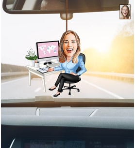 Kişiye Özel Karikatürlü İş Kadını Ahşap Araba Dikiz Ayna Süsü