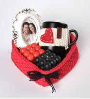 Ng Gifts Kişiye Özel Fotoğraflı Çerçeveli El Emeği Örgü Sepette Sevgili Hediye Seti