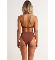 Kadın Bikini Takımı Yaka Üçgen Kap Yüksek Bel Slip Ahşap Aksesuar Detaylı Örme Kumaş