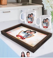 BK Gift Kişiye Özel İsimli Sevgililer Karikatürlü Doğal Ahşap Tepsi ve 2’li Kupa Bardak Seti-81