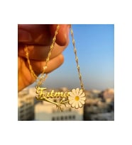 Kadın Gümüş Kolye - Fatma Yazılı Papatya Isim Kolye • Işıklı Kutuda • Sevgiliye • Eşe • Anneye Kolye