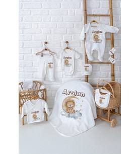 Pia Baby Premium Lüks 10’lu İsim Baskılı Yenidoğan Erkek Bebek Hediyesi Set 5015-01 (Krem)