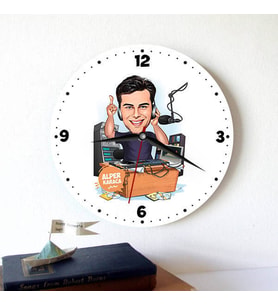Radyo Programcısı Erkeğe Hediye Kişiye Özel Karikatürlü Duvar Saati