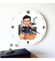 Radyo Programcısı Erkeğe Hediye Kişiye Özel Karikatürlü Duvar Saati