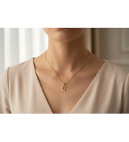 STİL İNCİSİ/XUPING JEWELRY G TAŞLI HARF KOLYE (Altın)