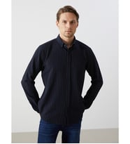 LCW Vision Lacivert Slim Fit Uzun Kollu Çizgili Armürlü Erkek Gömlek