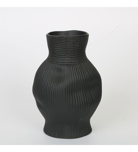Vitale Siyah Darbeli Vazo Uzun 17*17*30 Cm AK.JM00009
