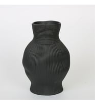 Vitale Siyah Darbeli Vazo Uzun 17*17*30 Cm AK.JM00009