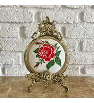 Seretamin Handmade Kırmızı Gül Kanaviçe Nakışlı Pirinç Çerçeve