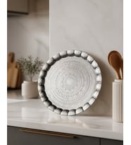 Gümüş Renk Motifli Sac Metal Yuvarlak Lüks Servis-Tepsisi – 35 cm