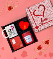 LOVE Temalı Ahşap Kutuda & Kupa, Kalpli LED, Kahve, Mum,  Hediye Seti