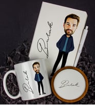 Kişiye Özel Karikatür Tasarım Defter Kalem Kupa Ve Bardak Altlığı Hediye Seti 96141