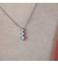 0.07 Ct. Tria Pırlanta Kolye