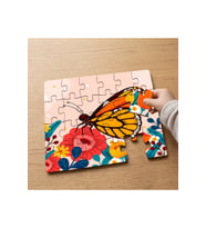 Çiçeğe Konmuş Güzel Kelebek Tasarımlı 24 Parça Ahşap Çocuk Puzzle MPK0631