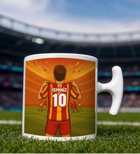 BK Gift Kişiye Özel Sarı-Kırmızı Forma Tasarımlı Hammer Kulplu Beyaz Kupa Bardak, Arkadaşa Hediye, Sevgiliye Hediye, Taraftar Hediyesi