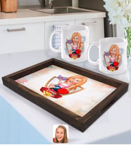 BK Gift Kişiye Özel İsimli Kadın Öğrenci Karikatürlü Doğal Ahşap Tepsi ve 2’li Kupa Bardak Seti-1