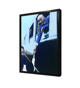 Atatürk Trende Çocukla Vedalaşırken Çerçeveli Mdf Tablo
