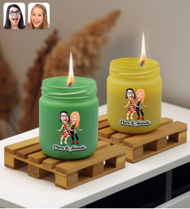 BK Gift Kişiye Özel DTF Karikatürlü 2’li Yeşil ve Sarı Renkli Cam Kavanozda Kokulu Mum-2, Arkadaşa Hediye, Sevgiliye Hediye