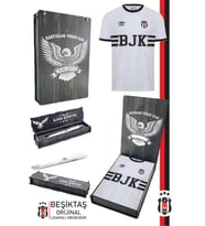 Beşiktaş Orijinal Lisanslı Nostalji Beyaz Bjk Çocuk Forma + Uçlu Kalem Set Hediyelik Ahşap Kutu (Beyaz - Kırmızı - Siyah)