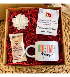 Öğretmen Pastel Harf Elit Kupa Rozet Hediye Kutusu