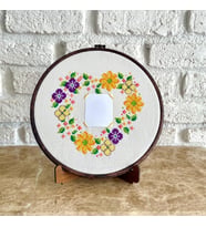 Seretamin Handmade Çiçekli Kanaviçe Nakışlı Resim Fotoğraf Çerçevesi