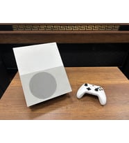 Microsoft Xbox One S 500 GB Tek Kol Oyun Konsolu (İKİNCİ EL)