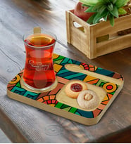 BK Gift Kişiye Özel Doğal Ahşap Kaşıklı Sunum Tabağı ve Heybeli Çay Bardağı Hediye Seti, Ev Hediyesi, Arkadaşa Hediye, Anneye Hediye, Doğum Günü Hediyesi (Model 1)