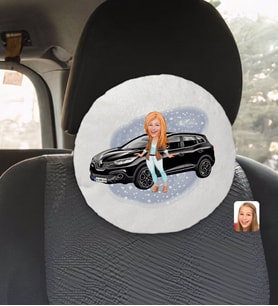 BK Gift Kişiye Özel Plakalı Kadın Renault Kadjar Karikatürlü Yuvarlak Araç Koltuk Yastığı-2