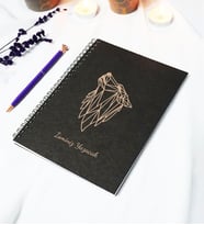 Kişiye Özel Kurt Temalı Siyah Kraft Kapaklı Defter - 45 Yaprak A5 (90 SAYFA) 15x21 Cm