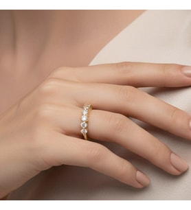 STİL İNCİSİ/XUPING JEWELRY BEŞ TAŞ YÜZÜK (Altın Rengi)