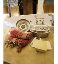 BAKIR HAMAM SETİ OYMA ÇİÇEK İŞLEME GÜMÜŞ RENK (KALAYLI)
