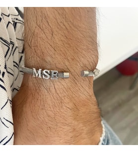 Gümüş Harf ve Akrep Logolu Beyaz Çelik Bileklik (Gümüş Gri)