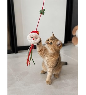 Zilli Peluş Yılbaşı Temalı Kedi Oyuncağı, Elastik İpli Sallanan Figür, Kurdeleli İnteraktif Oyun Oyuncağı, Kapı Duvar ve Mobilyaya Sabitlenebilir, Aktivite Oyuncağı(Noel Baba)
