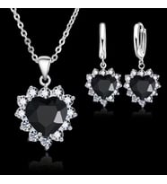 Swarovski Ana Taşlı, Zirkon Taş İşlemeli, Trend Kalp ,  Gümüş Takı Seti, Ahşap Kutu içerisinde (Siyah)