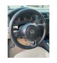 DİKİŞLİ DERİ DİREKSİYON KILIFI DAMARLI SİYAH DERİ SİYAH DİKİŞLİ VOLKSWAGEN POLO